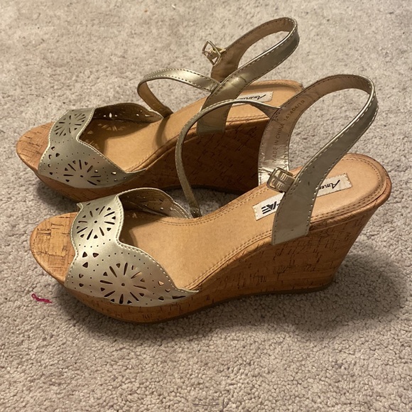 Payless American Eagle gold wedge cork heels - Picture 2 of 2